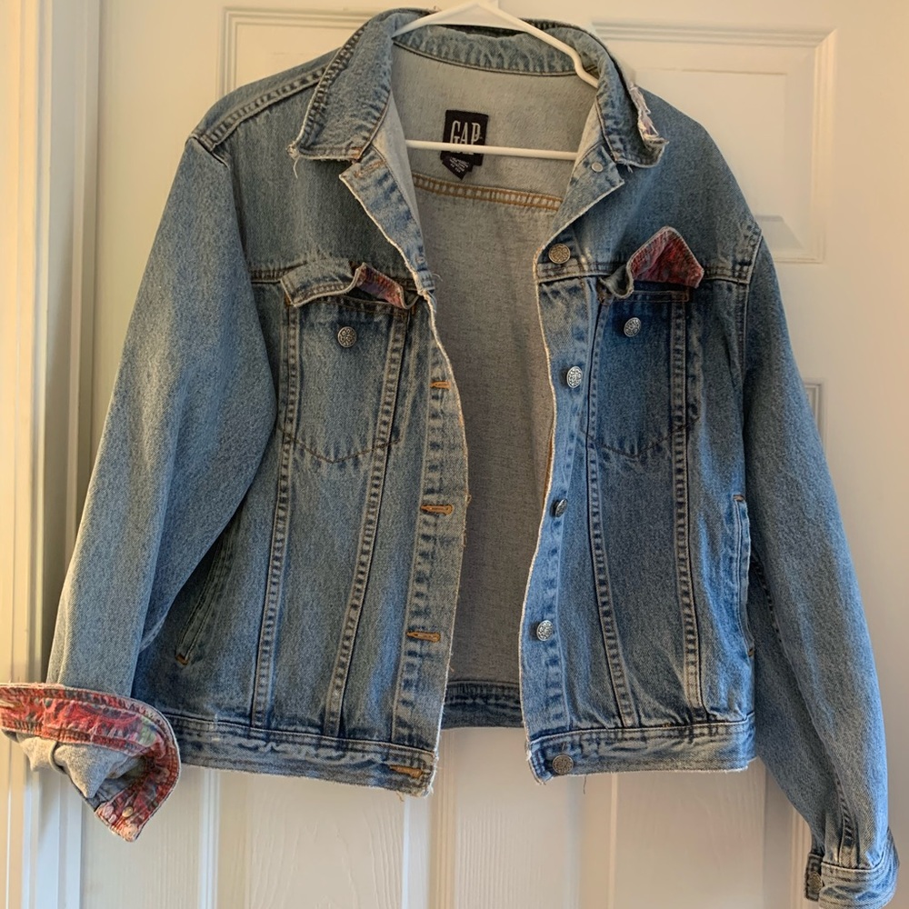 90’s vintage denim Gap jacket,  baroque lining🌹